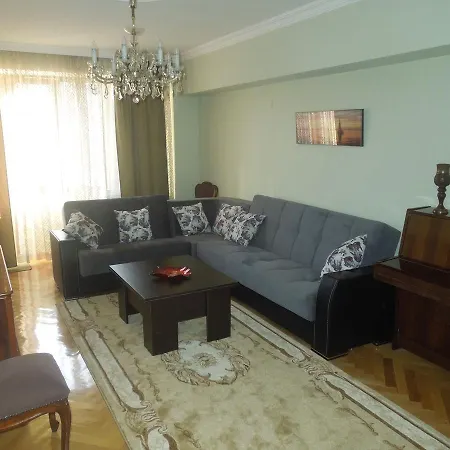 Nellie'S Apartment Batumi Exterior photo