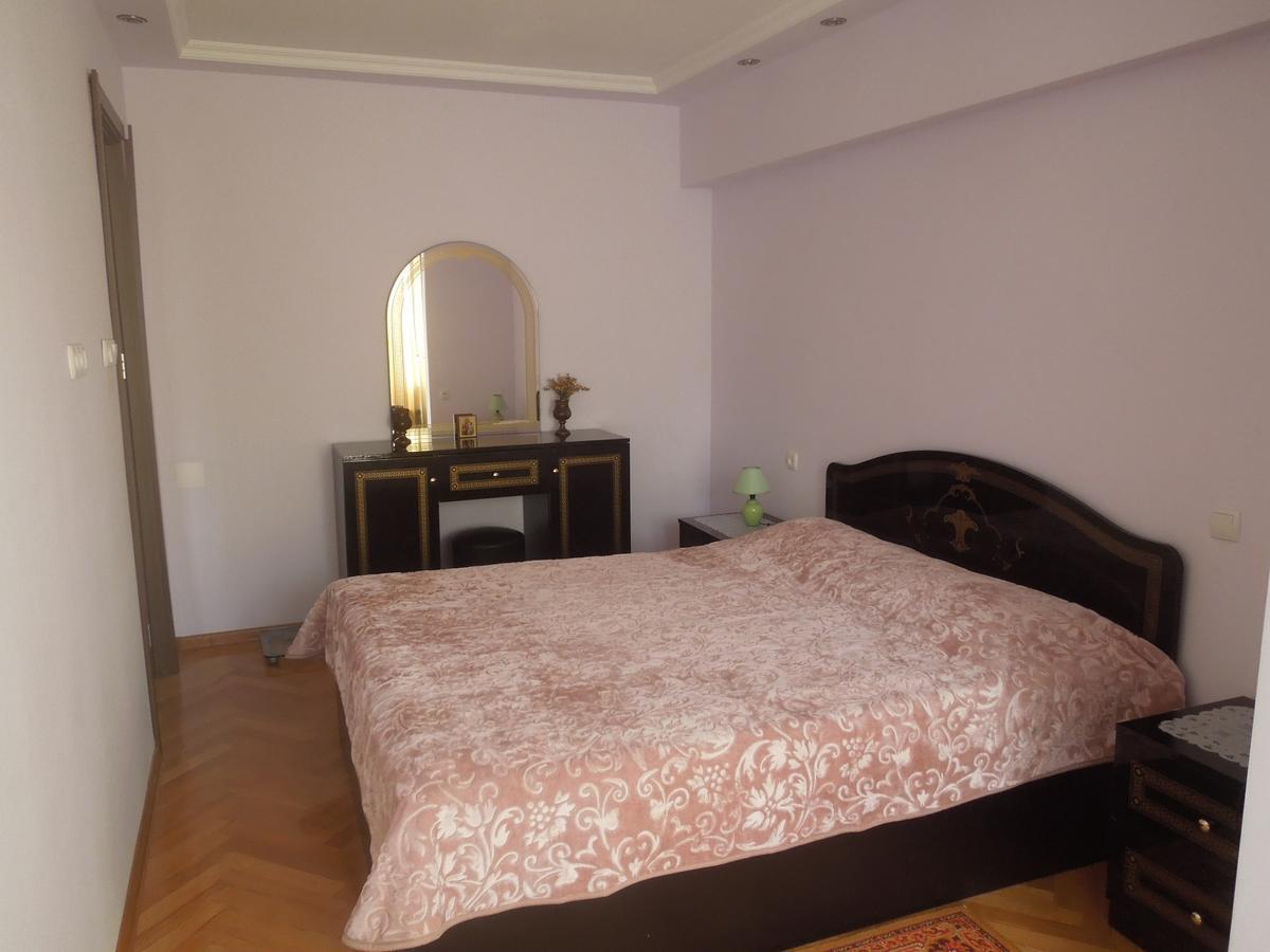 Nellie's Batumi