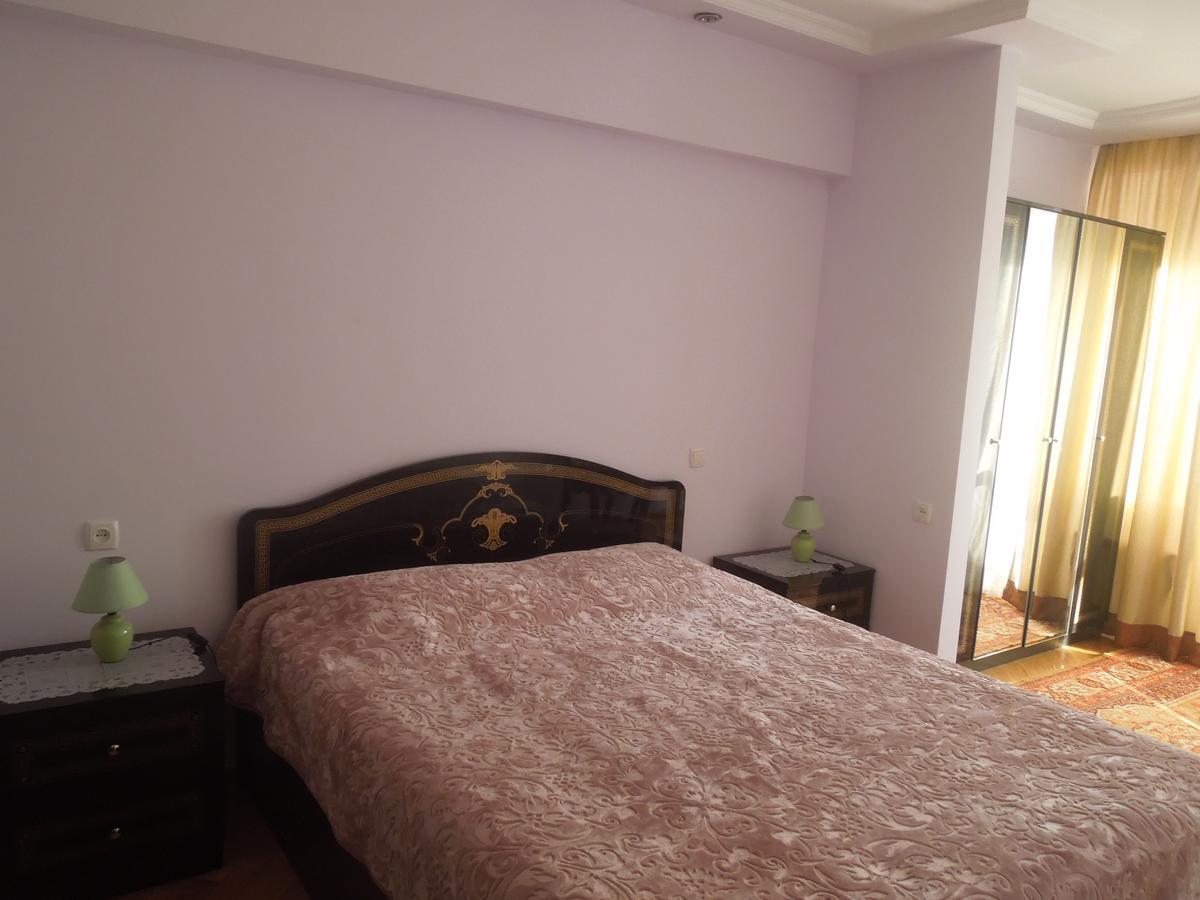 Nellie's Apartment